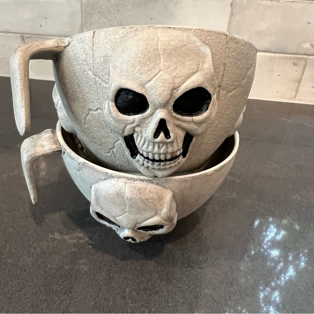 2 Skull Cups